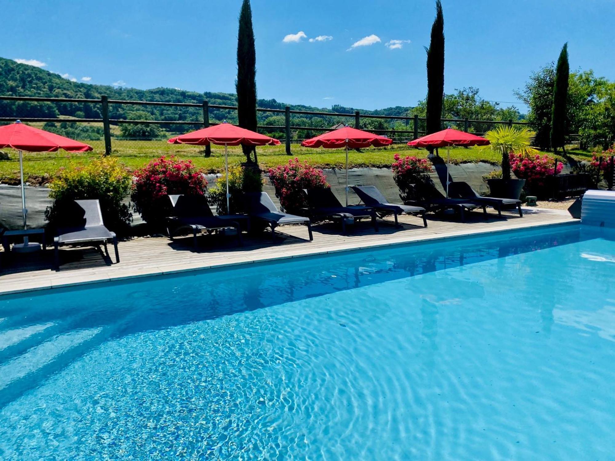 Domaine De Suzel Hotel Vignieu Екстериор снимка